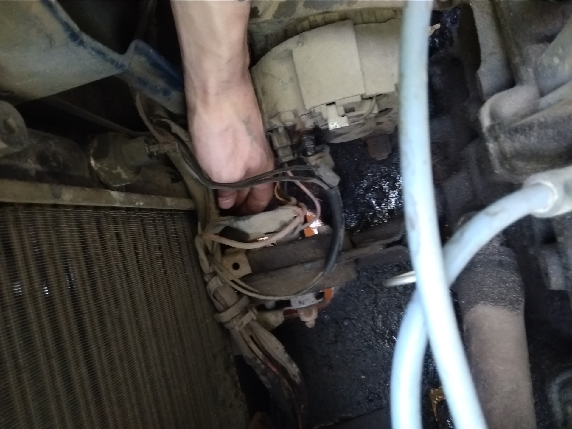 Сливная пробка радиатора 2110. Как слить кого то. 4. Сливной болт охлаждающей жидкости тойота виста 2003. Сливная пробка тосола ваз 2110.