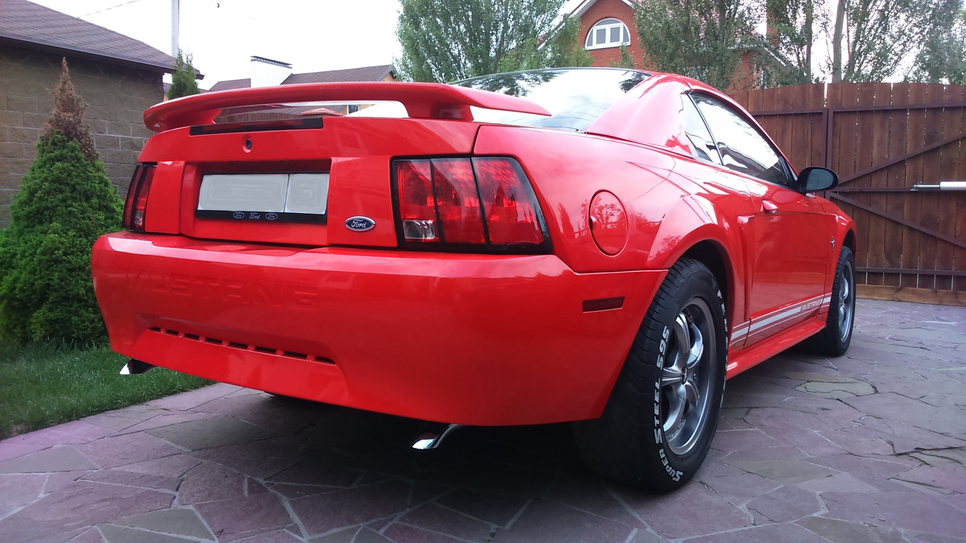 Перец мустанг отзывы. Форд Мустанг 2001 красный. Ford Mustang 2001. Мустанг 5 s197 бампер. Ford Mustang 2001 зелёный.