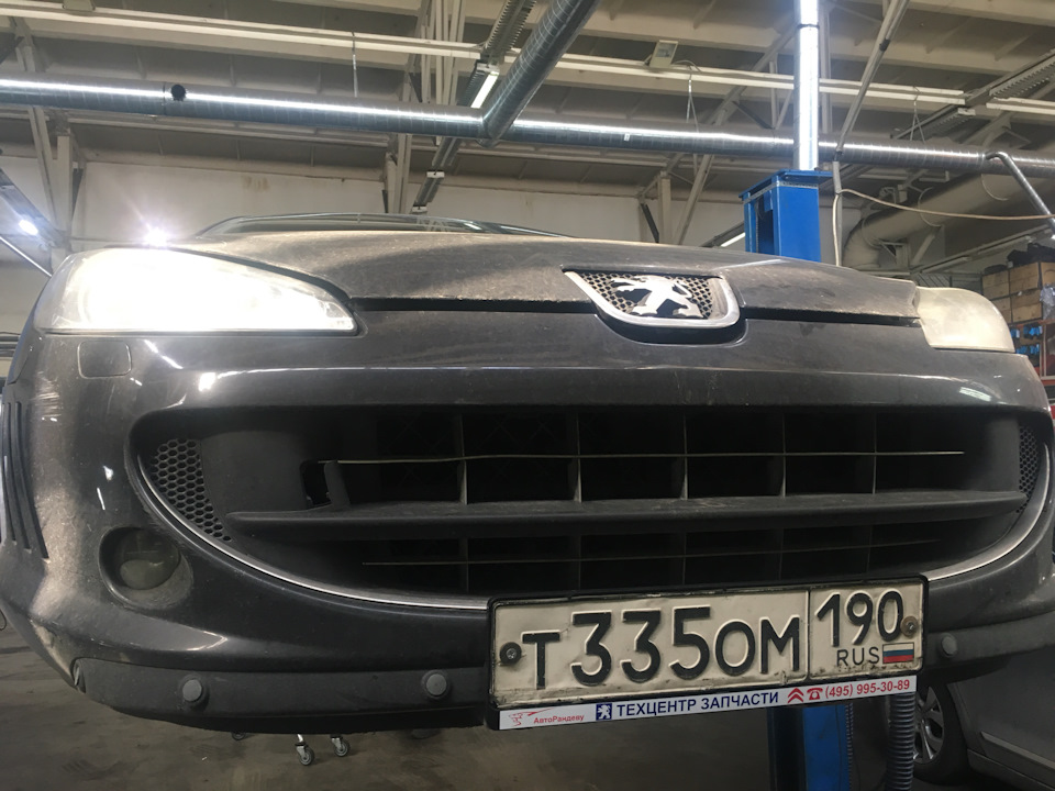 Замена шаровых и переднего ступившего подшипника — Peugeot 407 Coupe, 2 ...