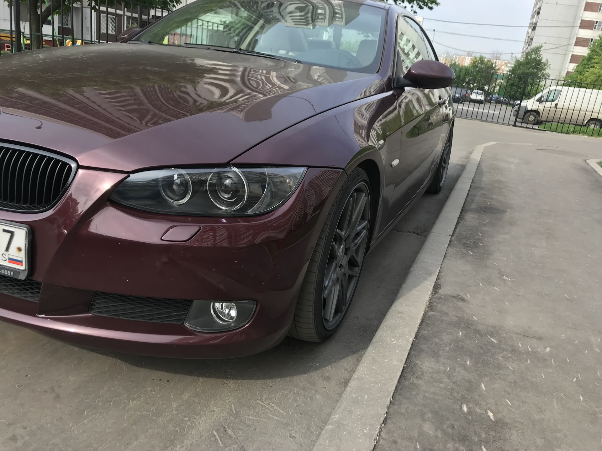 BMW e92 Вишневая