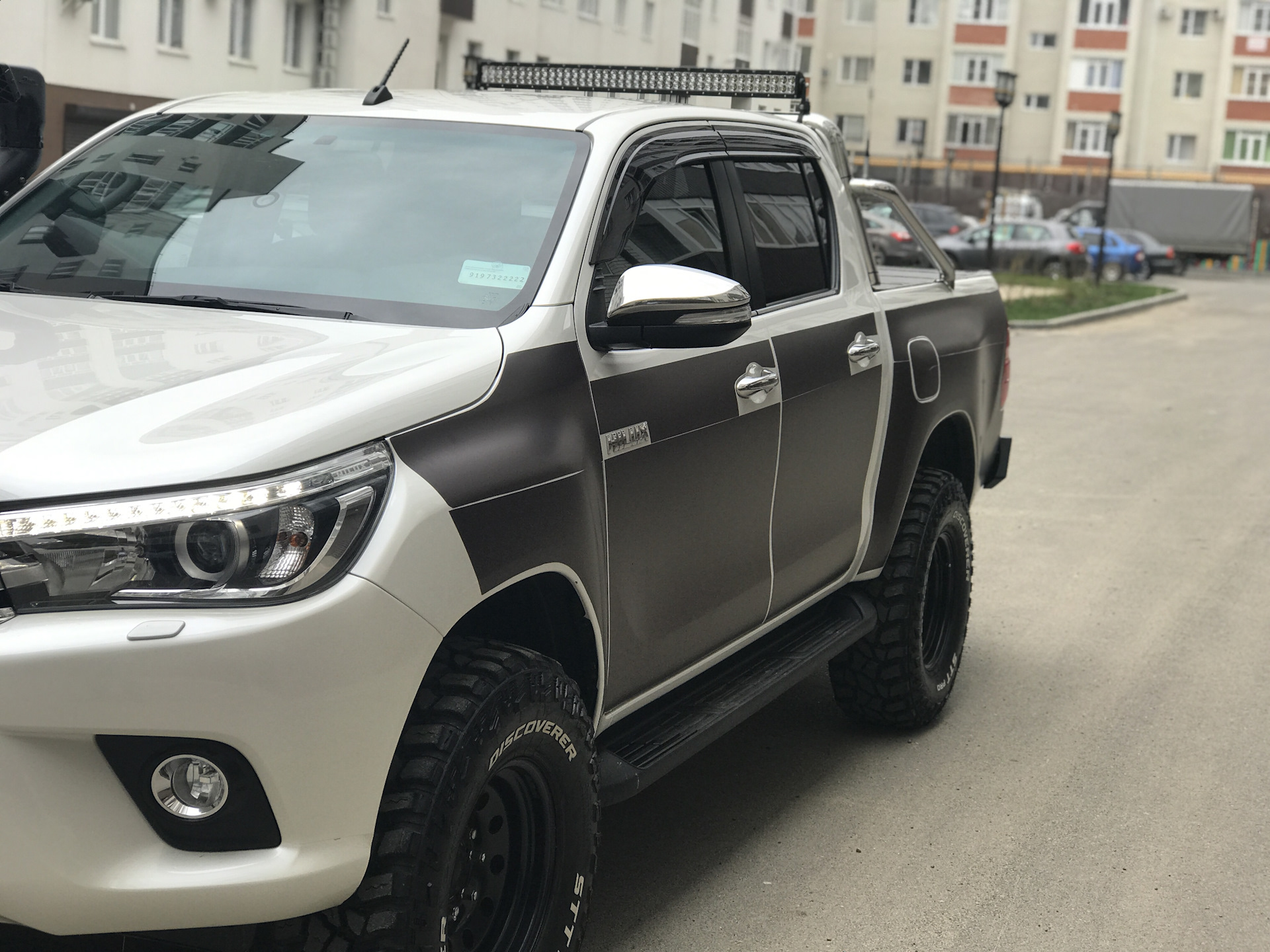 Защита кузова по дешману! Или как спасти лак от веток — Toyota Hilux (8G),  2,8 л, 2016 года | стайлинг | DRIVE2