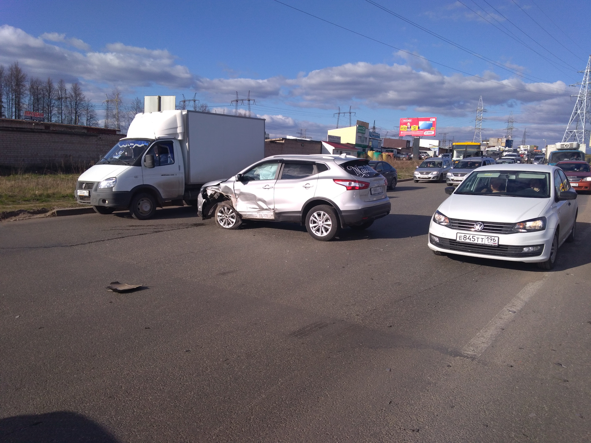 Воткинский авто. Авария на Воткинском шоссе Ижевск. Хендай Ижевск Воткинское шоссе. Авария на Воткинском шоссе вчера.