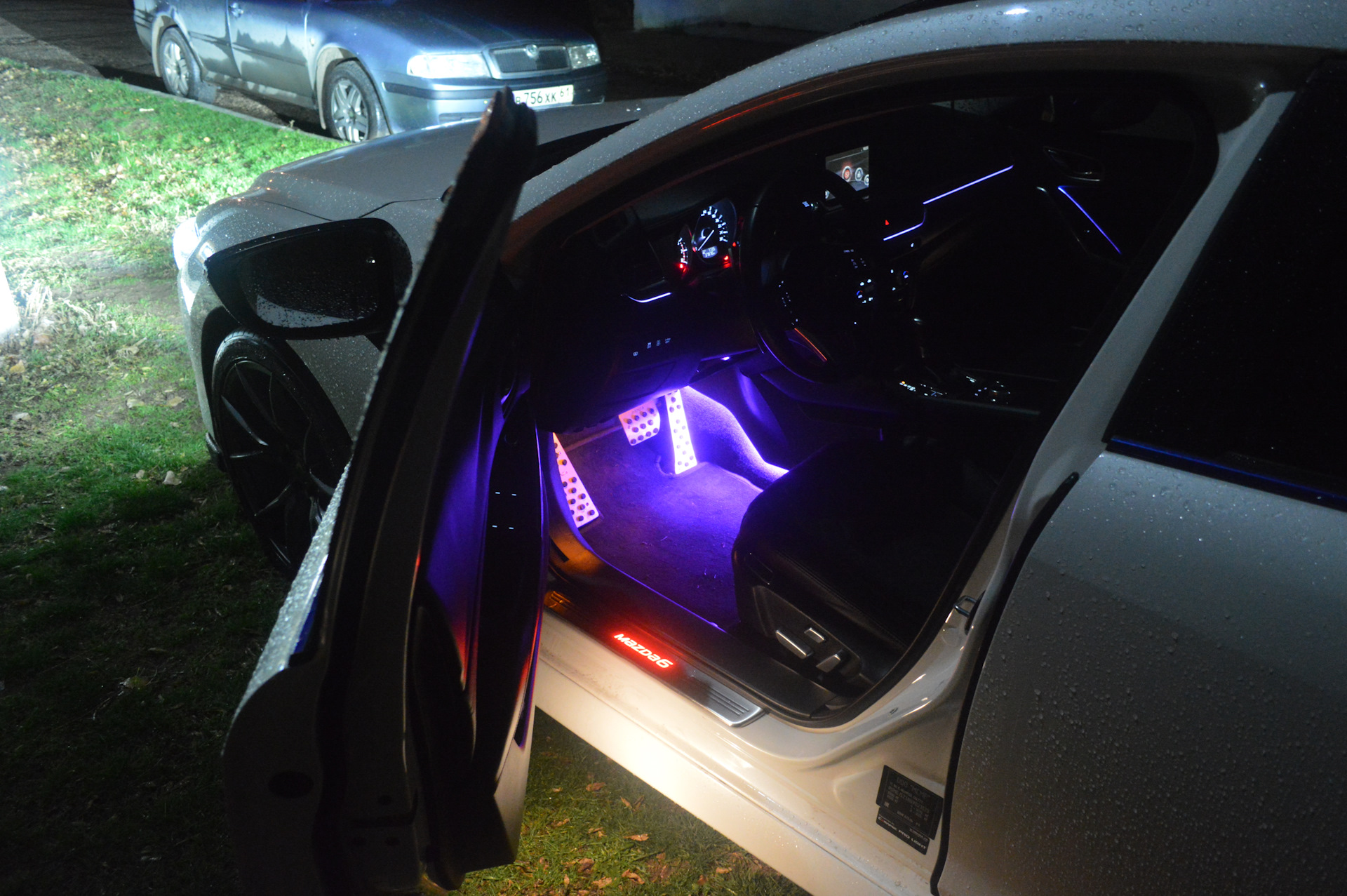 Подсветить 6. Подсветка Mazda 6 GH. Ambient Light Mazda 6. Подсветка салона Мазда 6 GH. Mazda 6 GJ подсветка салона.