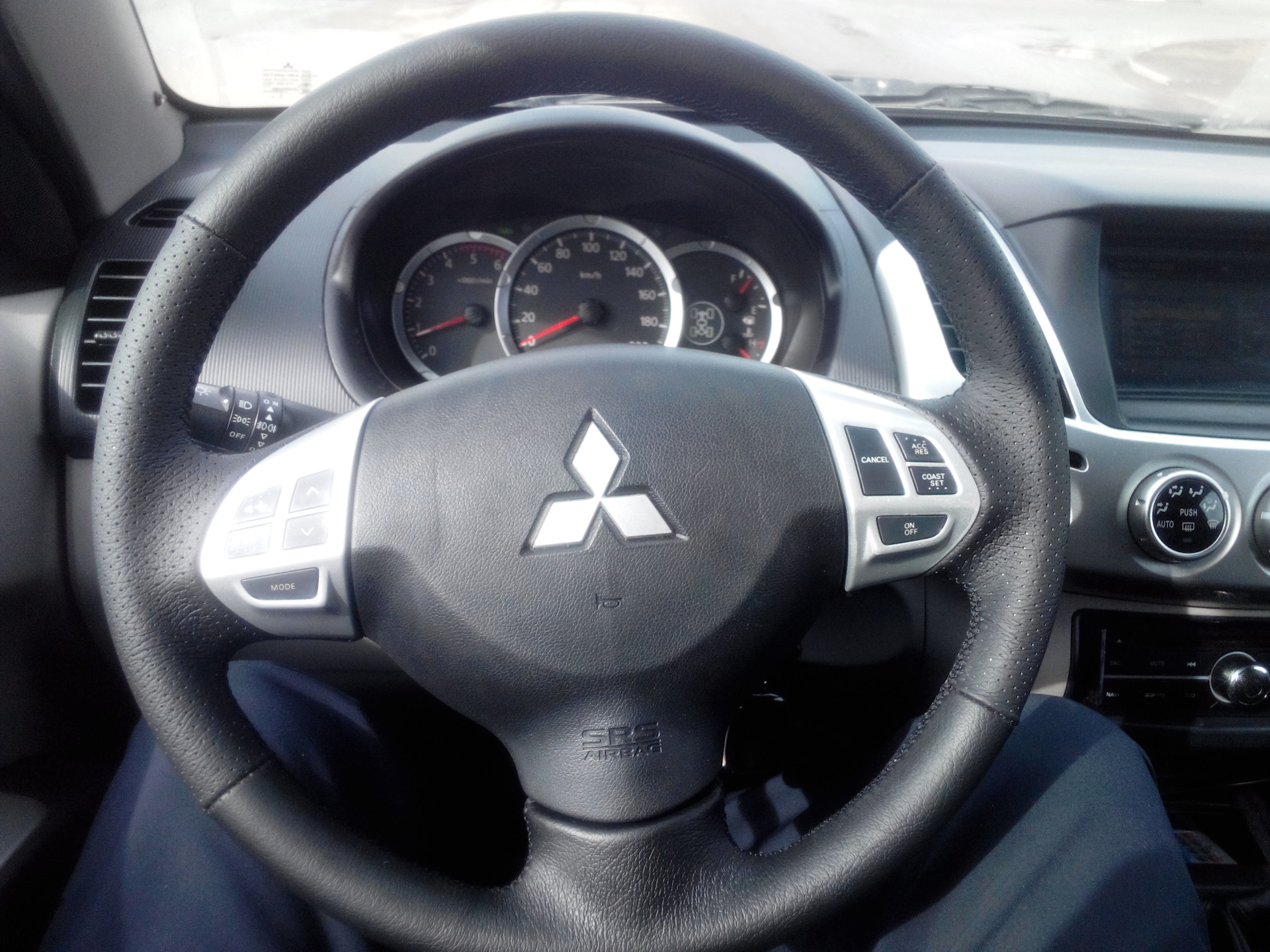 Как снять руль l200