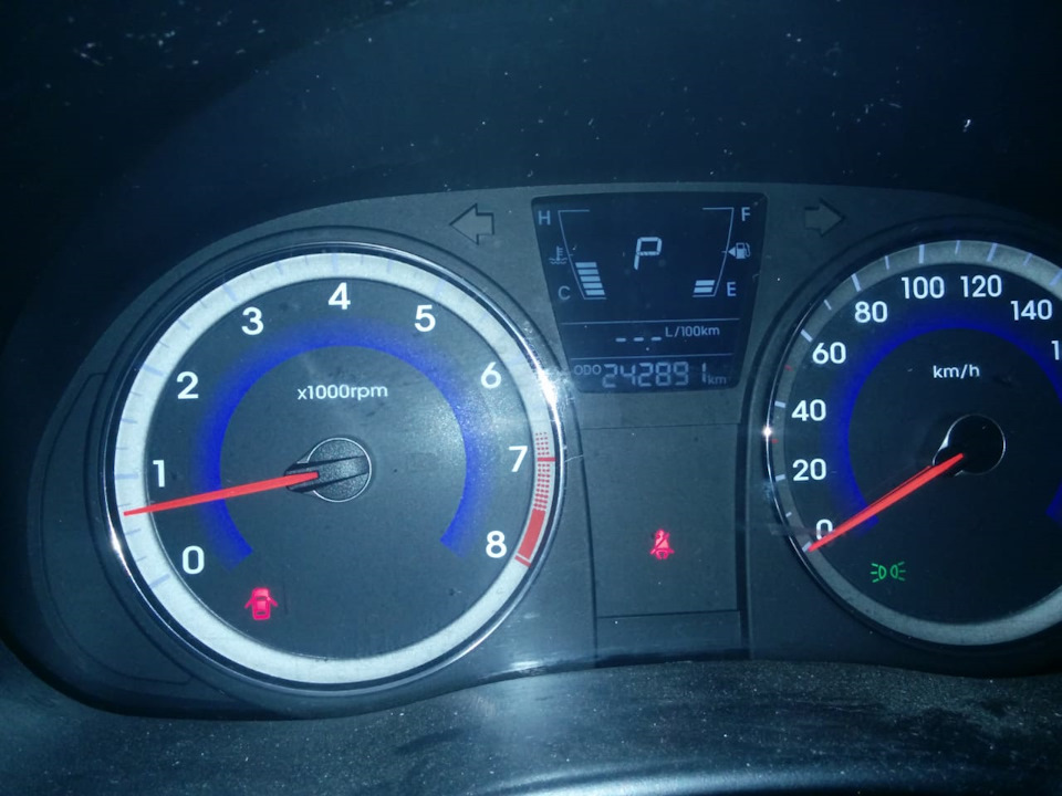 Замена свечей — Hyundai Solaris Hatchback, 1,4 л, 2011 года | своими ...