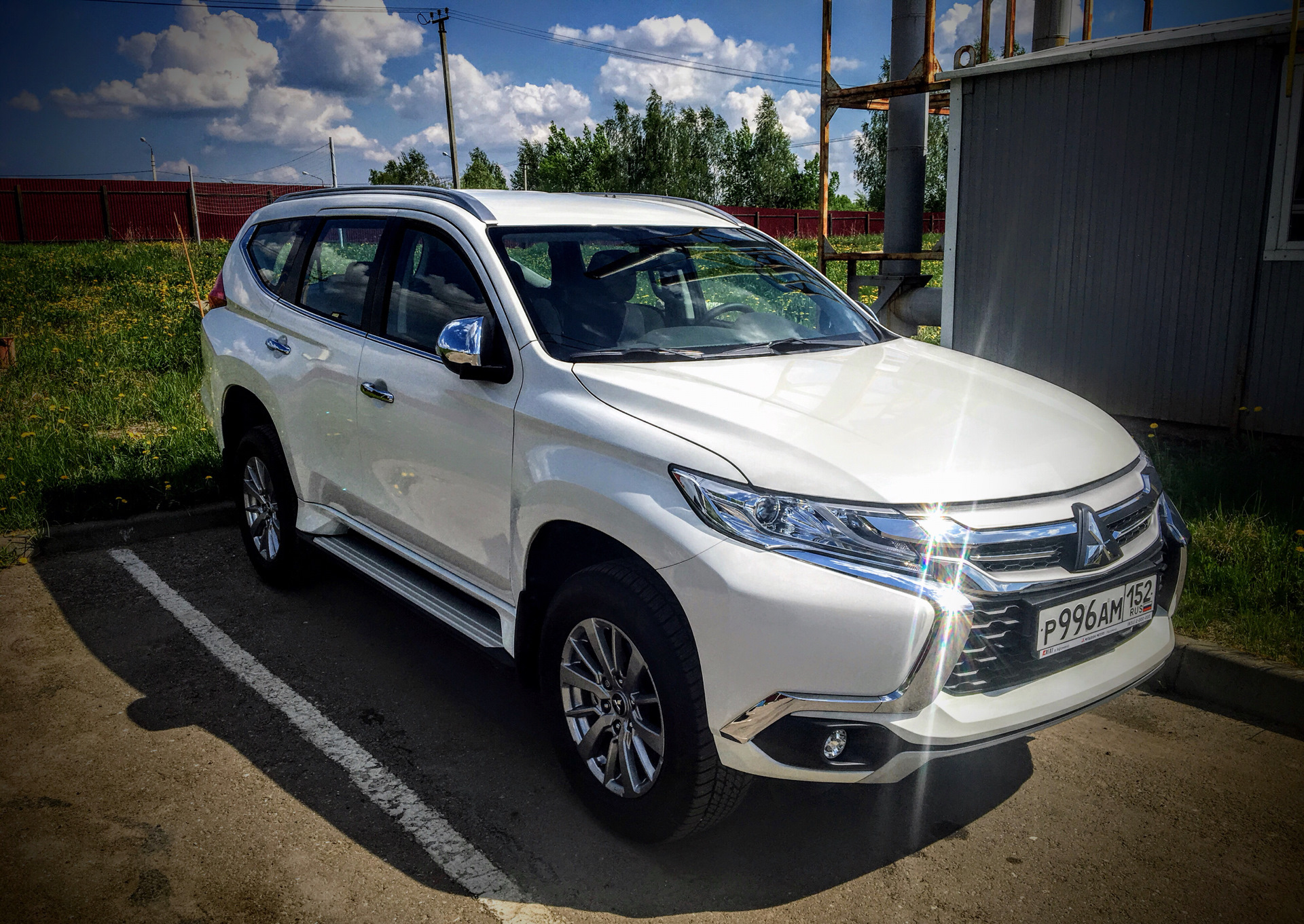 Mitsubishi Pajero Sport 2022 белый перламутр