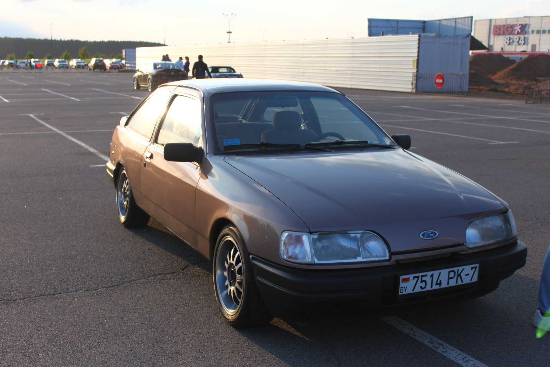 Классик 16. Ford Sierra 88. Ford Sierra 2.0LX. Форд Сиерра 88 года. Форд Сиерра 2.0 купе.