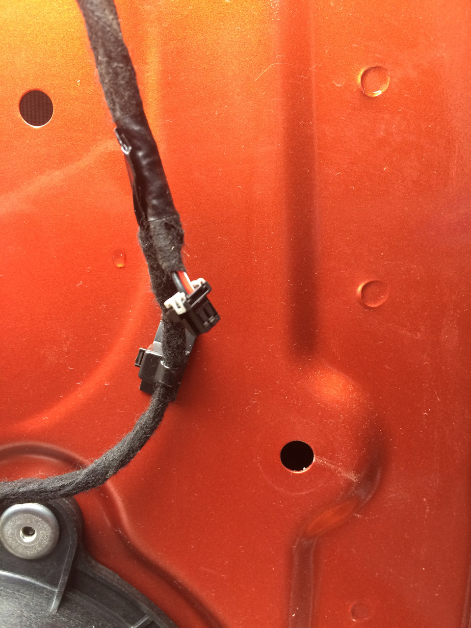 Разъём подсветки ручек) — Lada Vesta SW Cross (1G)