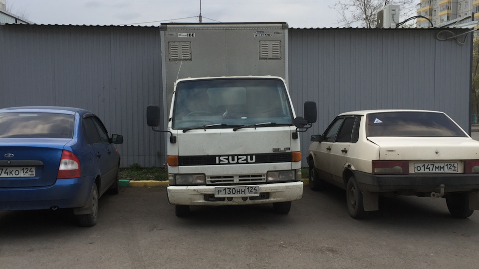 Как убрать воздух из топливной системы ? — Isuzu Elf, 2,8 л, 1993 года ...
