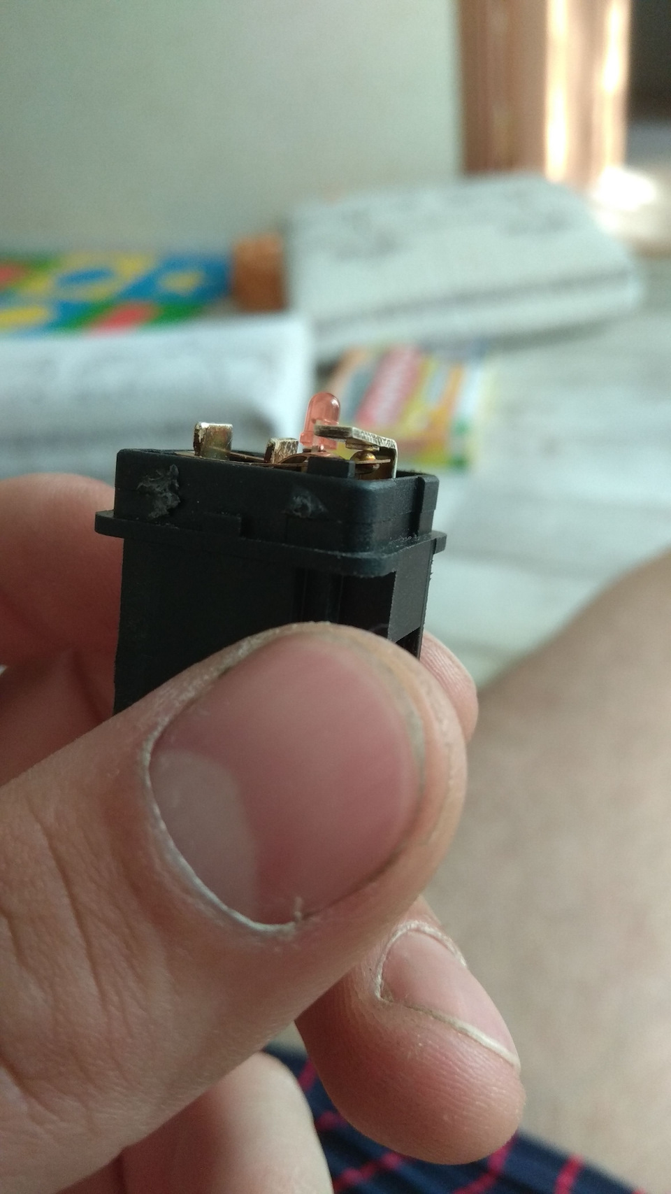 Кнопка бензобака. — Volkswagen Passat B5, 1,8 л, 1999 года | наблюдение ...