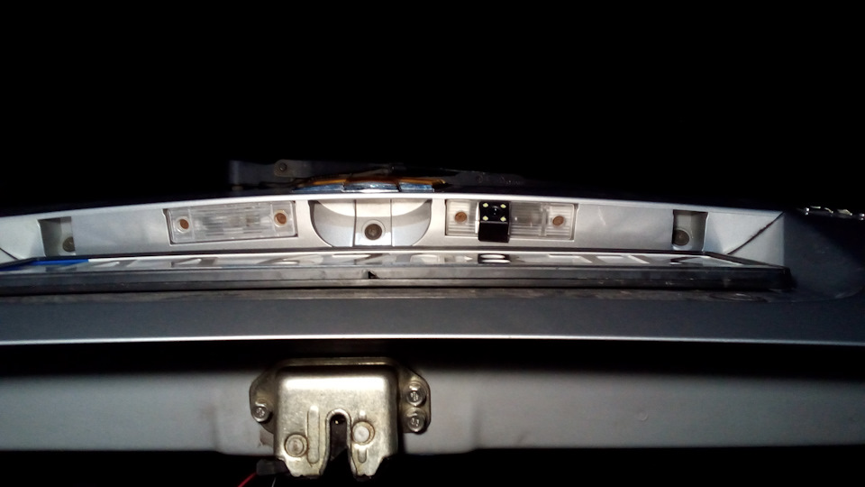 Монтаж камеры заднего вида — Chevrolet Aveo 3-door, 1,5 л, 2008 года ...