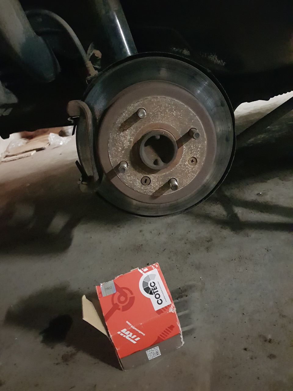 Замена задних колодок — Chevrolet Lacetti SW, 1,6 л, 2011 года | своими ...
