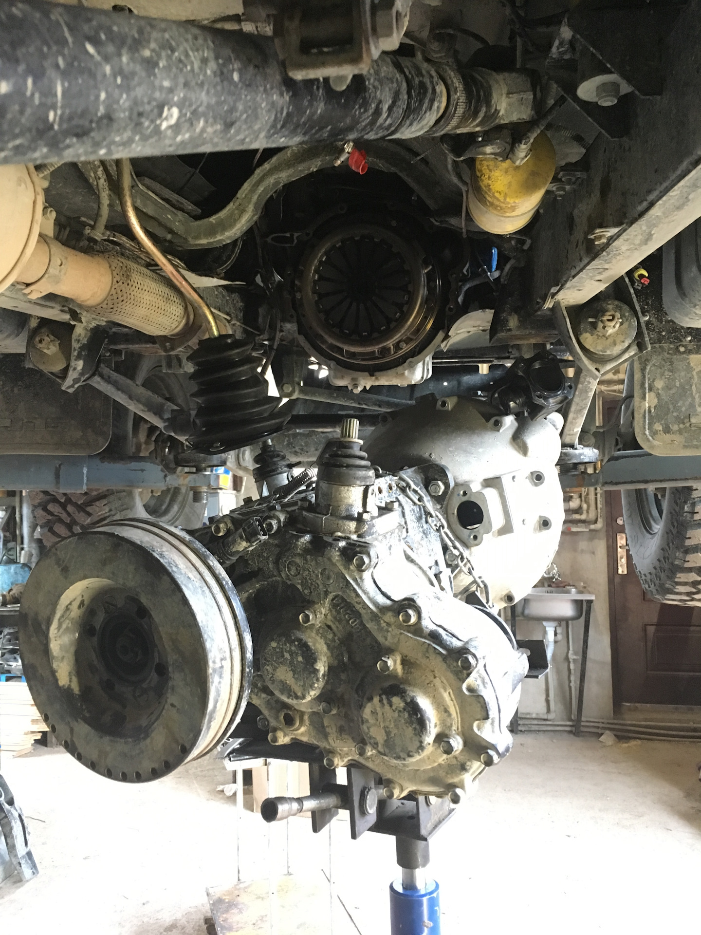 замена выжимного уаз хантер. коробка даймос на уаз 469. снять коробку уаз 409.