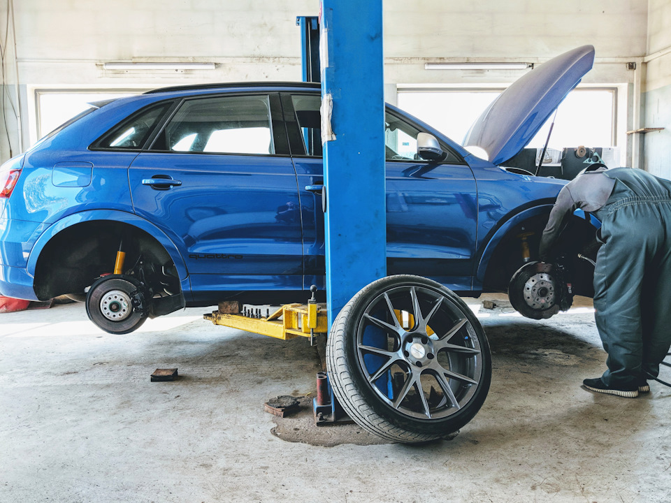 Тормозная жидкость Castrol в Богиню. — Audi RS Q3 (1G), 2,5 л, 2014 ...