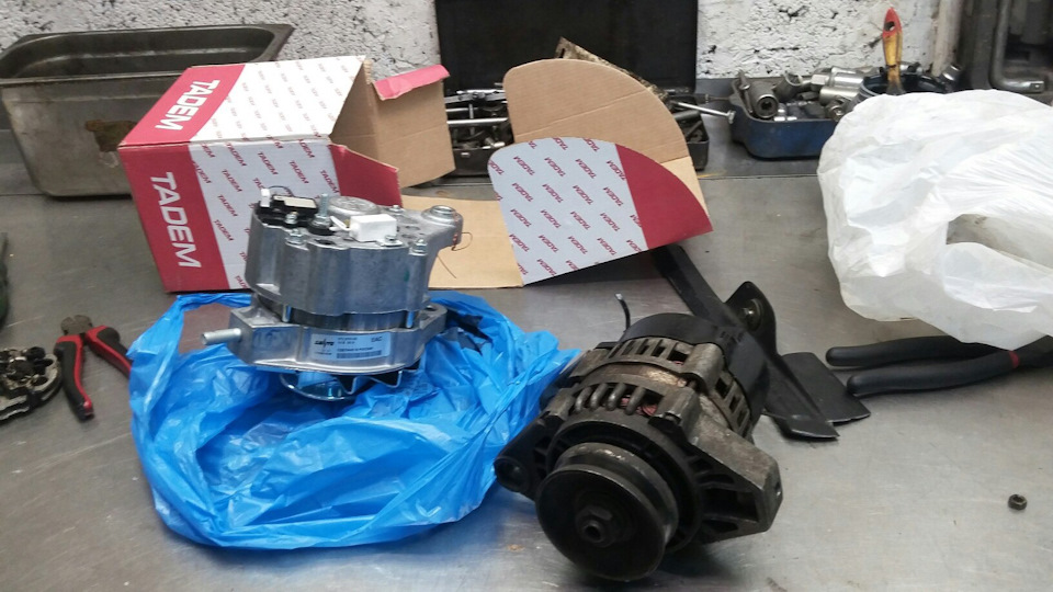 зарядка или есть или ее нет, третьего не дано — Lada 11113 Ока, 0,7 л ...