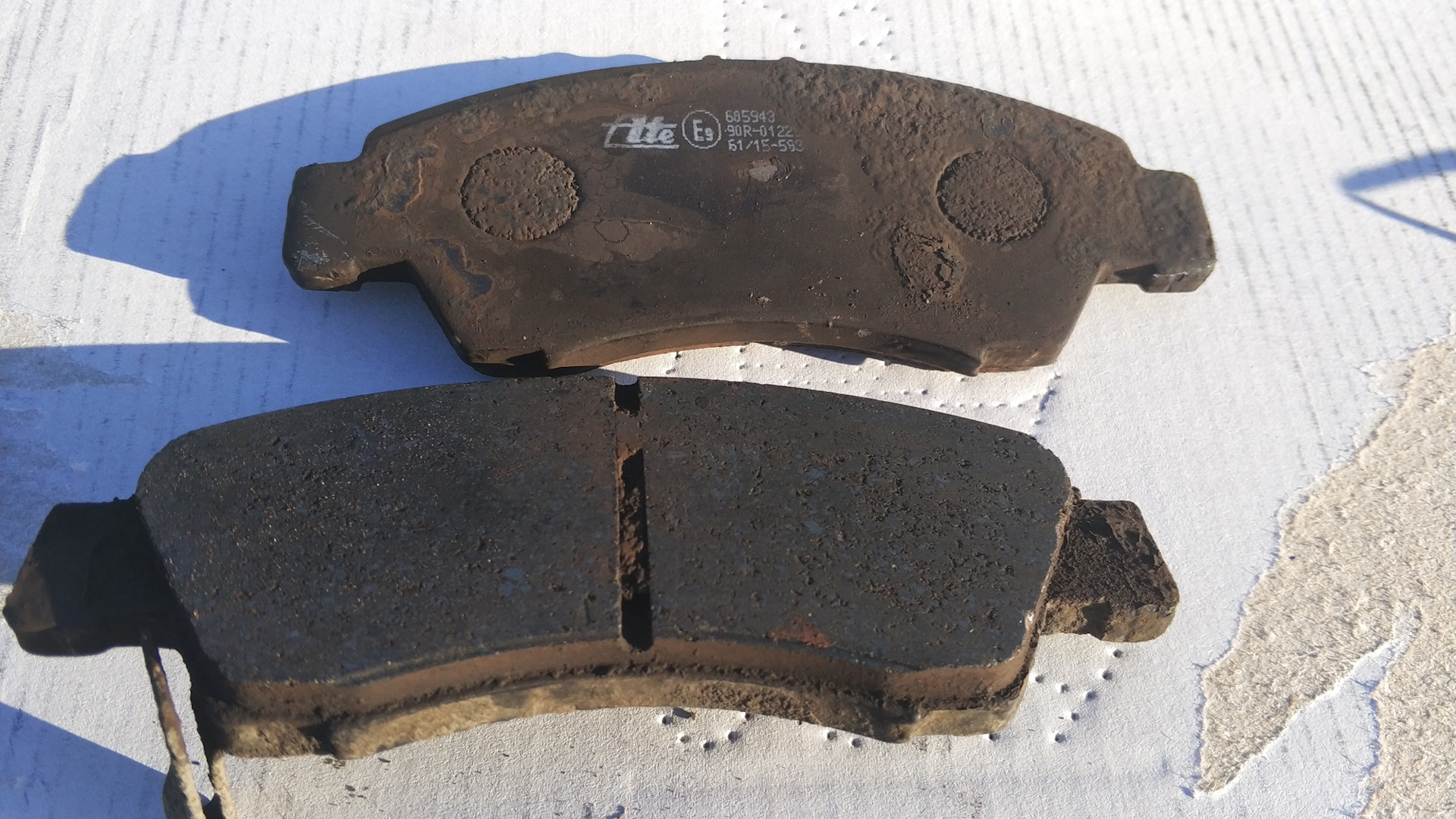 Старые колодки визуально. Колодки тормозные hi-q skoda yeti. Стар колодки. Audi rs q3 колодки. Стар колодки.