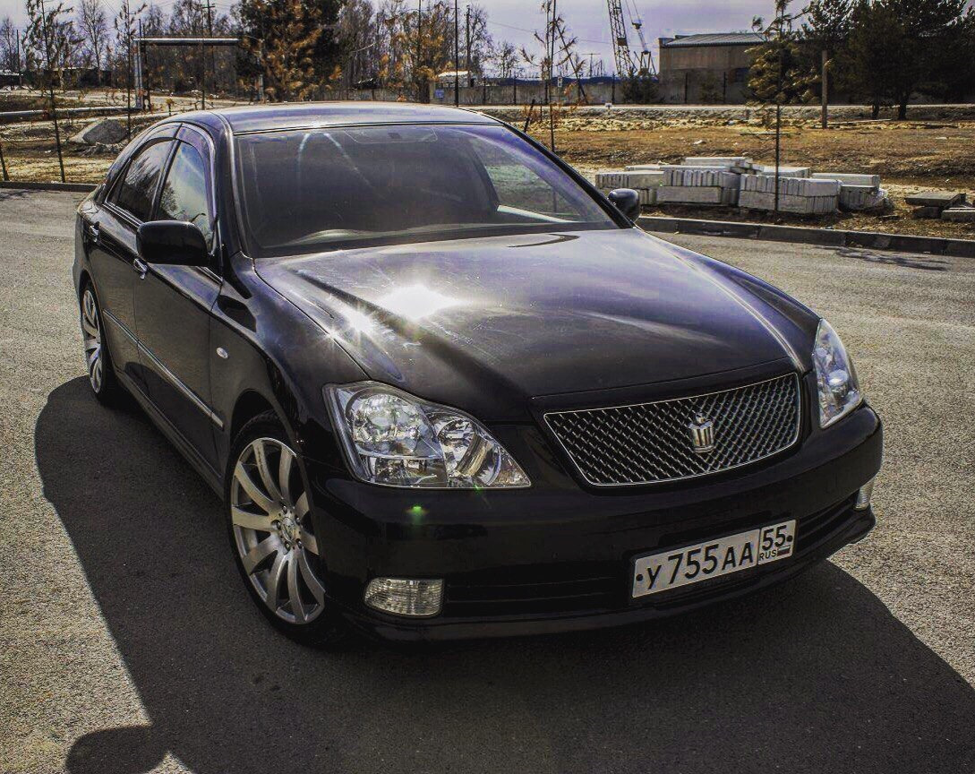 Тойота краун 2004 год. Тойота кроун 2004 года. Тойота кроун 2004. Toyota crown 2004. Тойота кроун 2004.
