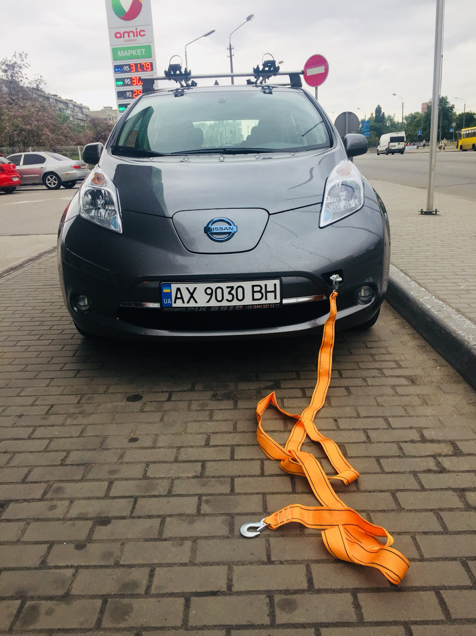 Посвящение в электромобилисты или как не доехать до работы 3 км 😳 — Nissan  Leaf (1G), 2015 года | помощь на дороге | DRIVE2