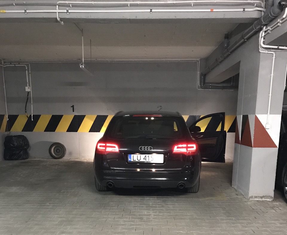 Перегорели диоды в задних фонарях — Audi A6 Avant (C6), 2 л, 2009 года ...