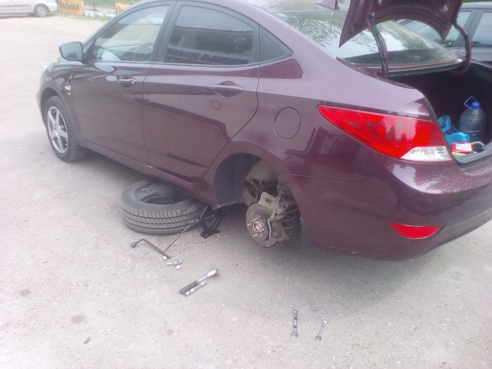 Неравномерный износ задних колодок- замена — Hyundai Solaris, 1,6 л ...