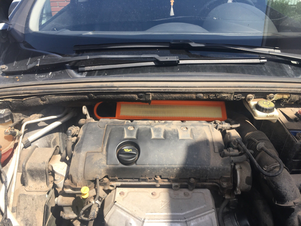 8. На месте — Peugeot 308 (1G)