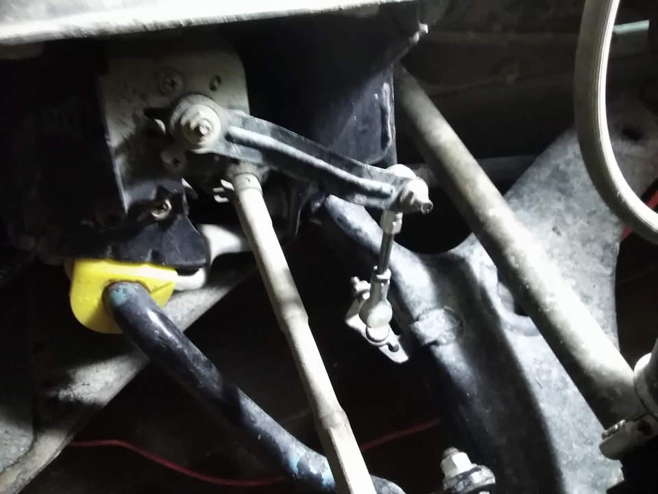 Заменил передний рычаг авторегулировки уровня фар. — Subaru Forester ...