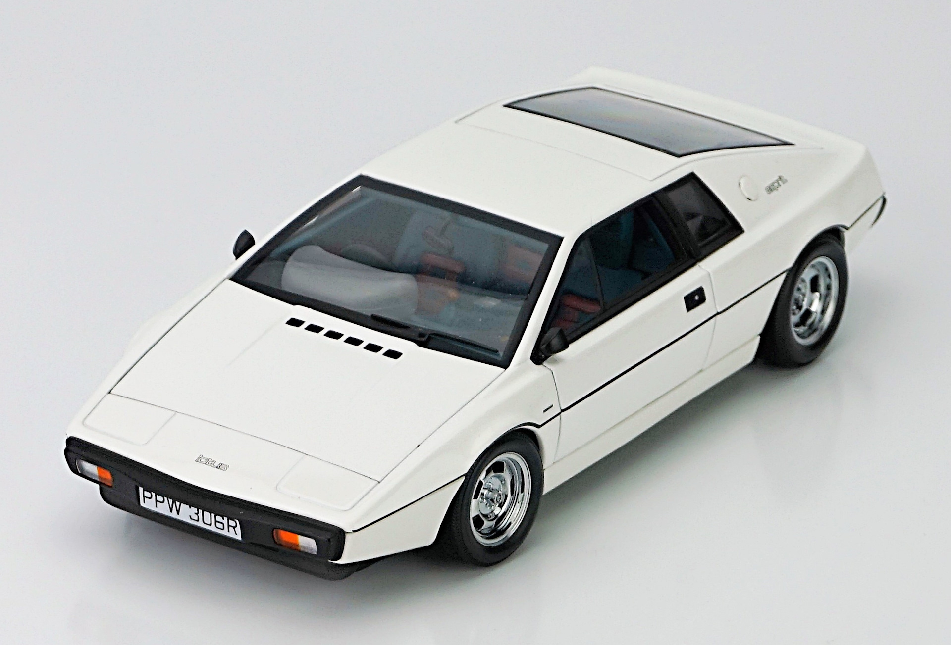 Lotus Esprit Type 82