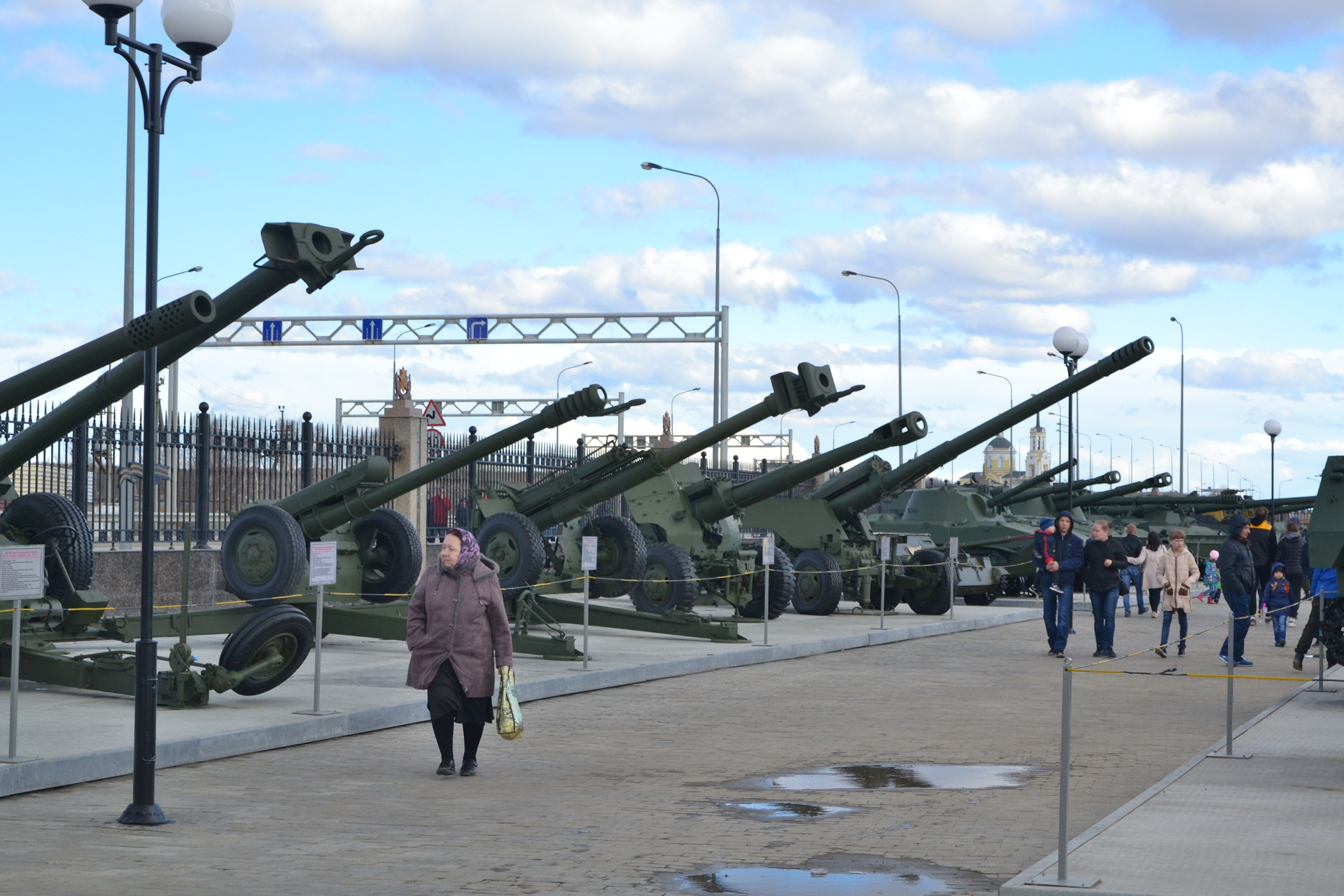 Трофеи в пышме. Музей военной техники в верхней Пышме. УГМК музей военной техники верхняя Пышма. Екатеринбург музей военной техники в верхней Пышме. Пышма Свердловская область музей военной техники.