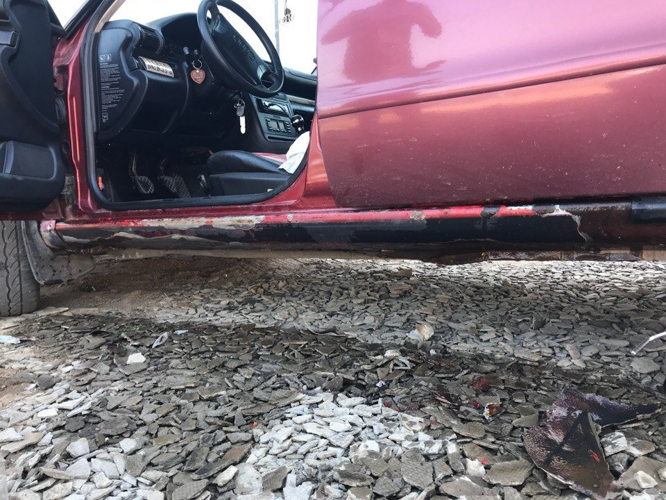 Удоляем ржавчину с порогов 2 — Audi A4 (B5), 1,6 л, 1995 года