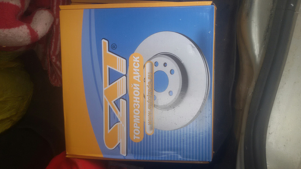 Заменил тормозные диски и колодки. — Renault Logan (1G), 1,6 л, 2011 ...