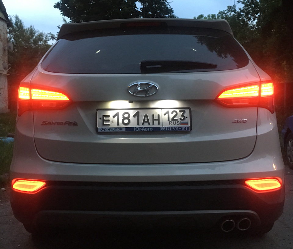 Как снять задний фонарь санта фе LED габарит+стоп вместо задних туманок - Hyundai Santa Fe (3G), 2,4 л, 2014 года