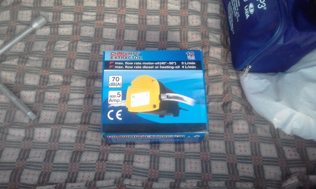 Замена масла. Сдвинул запаску еще сильнее. — Lada Гранта Лифтбек (1G ...