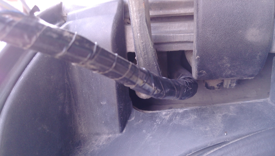 Не горит задний фонарь крышки багажника. — Volkswagen Touareg (1G), 3,2 ...