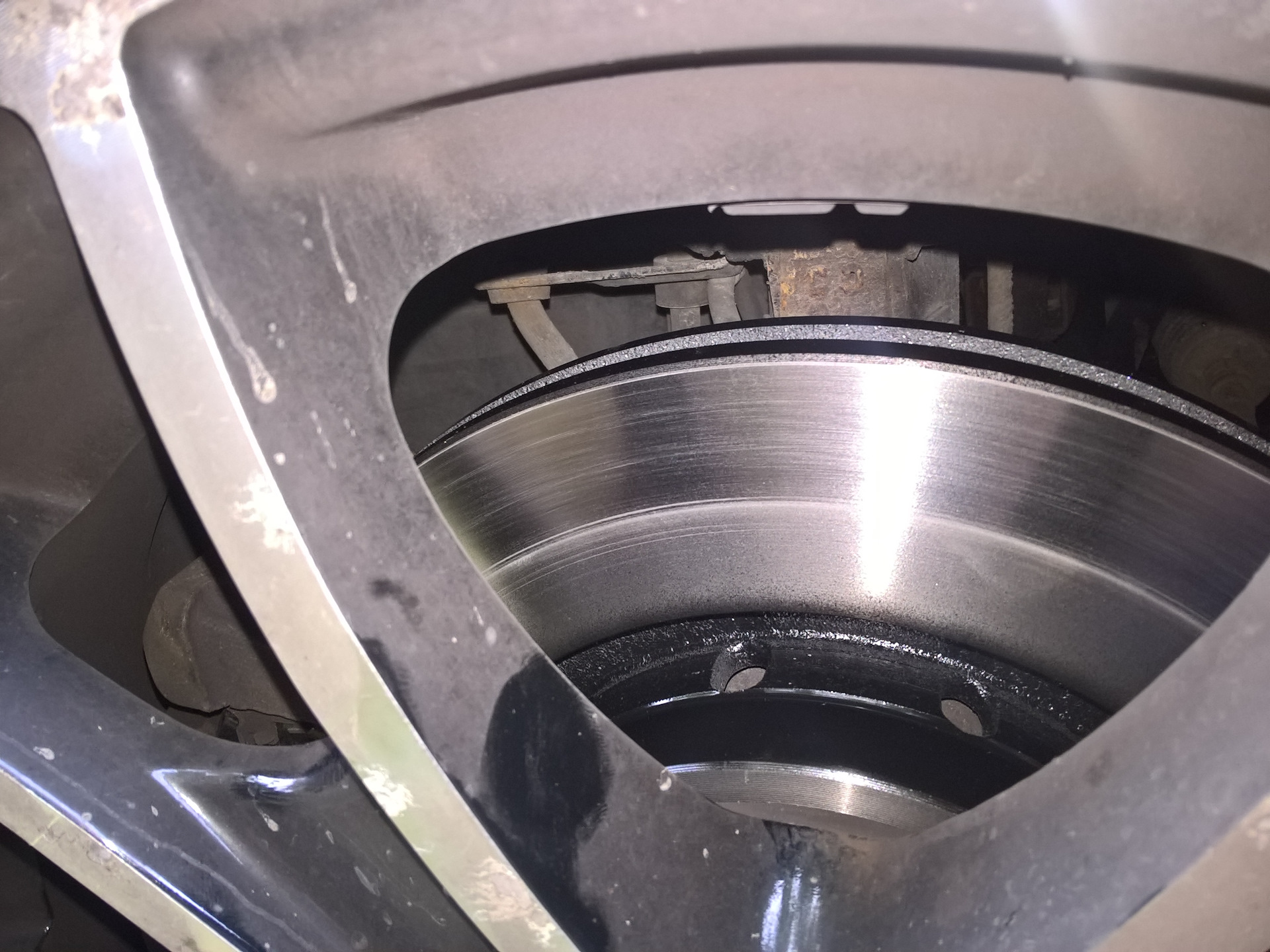 Тормозные диски, передние — Mitsubishi Outlander XL, 2 л, 2010 года ...