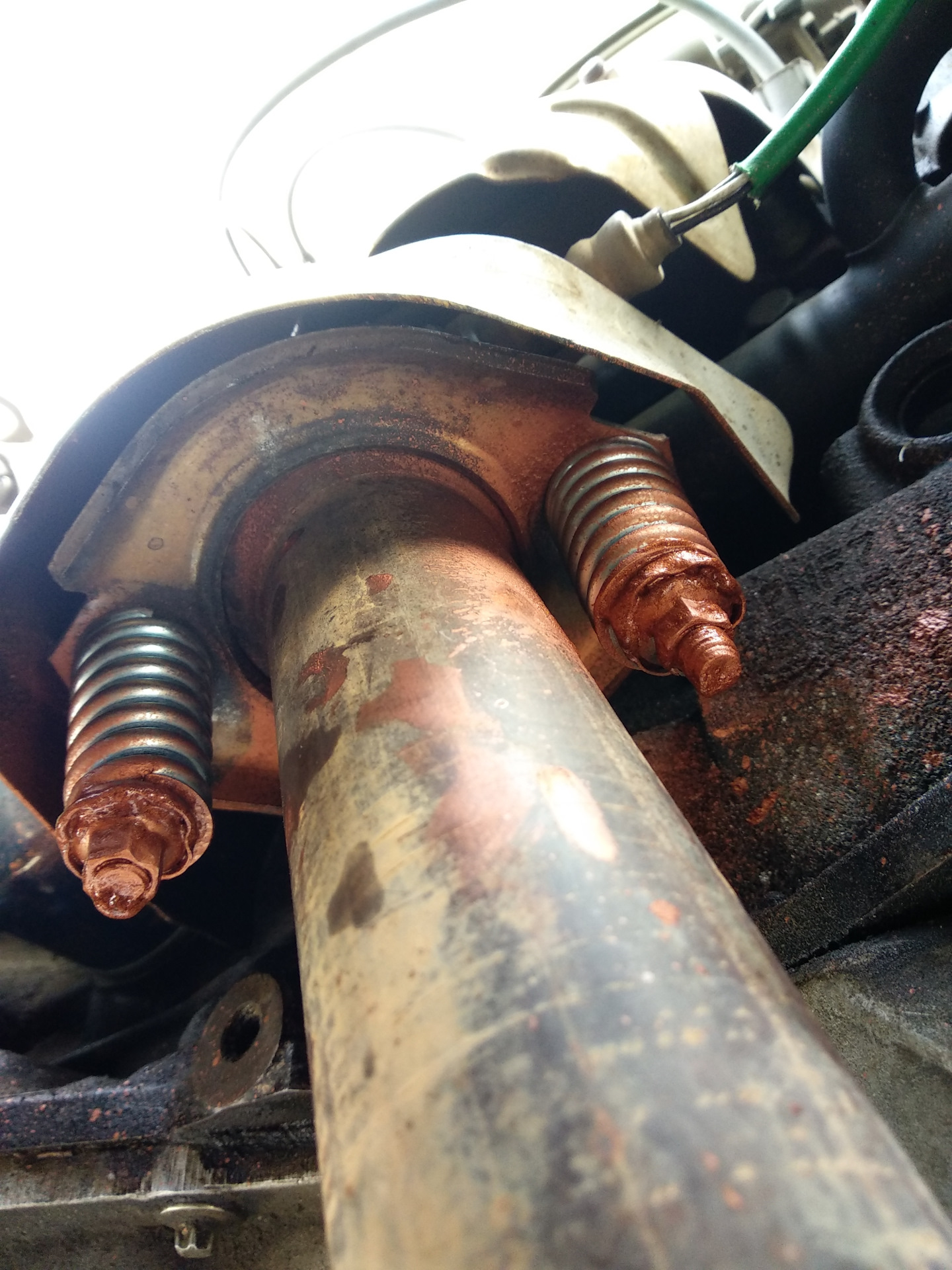 Replacing the gasket of the exhaust manifold of the K4M engine of the car Lada L