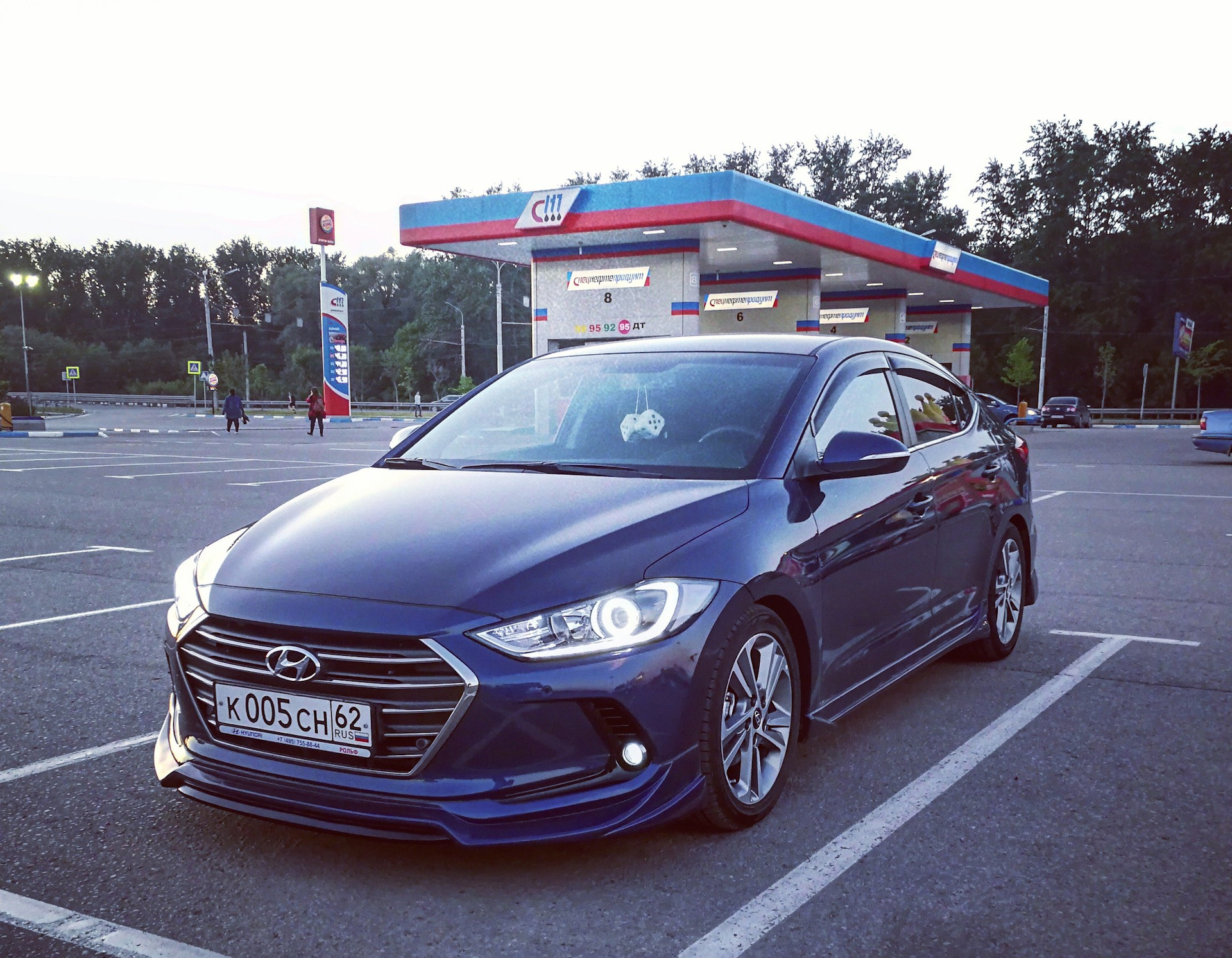 Hyundai elantra drive2