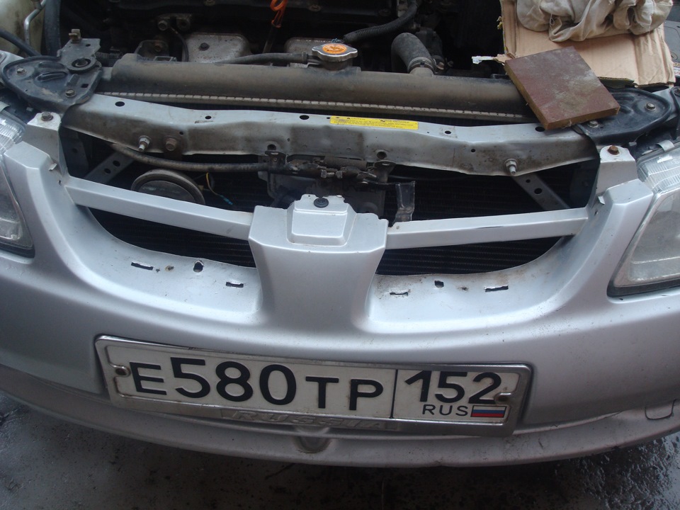 Решетка радиатора. Part 2 — Nissan Almera II (N16), 1,5 л, 2001 года ...