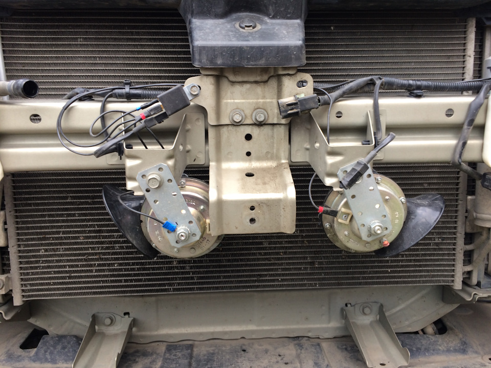 Установка клаксонов от Волги — Mitsubishi Outlander XL, 3 л, 2008 года ...