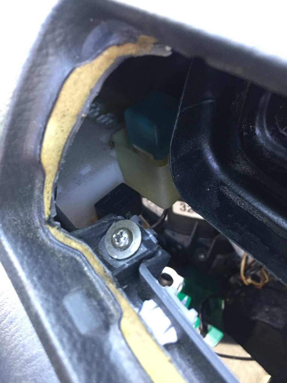 Реле 056700 5260 за что отвечает. 6f9e9404l91 960. Реле 056700 5260 за что отвечает фото. Реле 056700 5260 за что отвечает-6f9e9404l91 960. картинка Реле 056700 5260 за что отвечает. картинка 6f9e9404l91 960. В прошлом году после покупки машины кондей все лето вел себя как то странно. он включался и холодил, но не сразу. То минут 10 прождешь, а то и пол часа. Я думал что хладоген пора заправлять, и до ездил лето так.А в этом году он совсем не захотел включаться, поехал заправлять кондиционер, а мастер в ответ… у вас газ в системе есть, что то с электрикой не так. Компрессор не включаеться… мол езжайте к электрику. Реле 056700 5260 за что отвечает. 6f9e9404l91 960. Реле 056700 5260 за что отвечает фото. Реле 056700 5260 за что отвечает-6f9e9404l91 960. картинка Реле 056700 5260 за что отвечает. картинка 6f9e9404l91 960. В прошлом году после покупки машины кондей все лето вел себя как то странно. он включался и холодил, но не сразу. То минут 10 прождешь, а то и пол часа. Я думал что хладоген пора заправлять, и до ездил лето так.А в этом году он совсем не захотел включаться, поехал заправлять кондиционер, а мастер в ответ… у вас газ в системе есть, что то с электрикой не так. Компрессор не включаеться… мол езжайте к электрику.