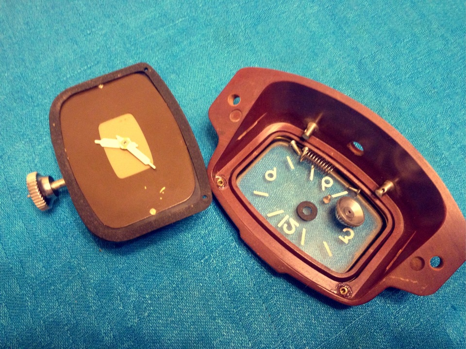 Часы в салоне — Москвич 407, 1,3 л, 1962 года | электроника | DRIVE2