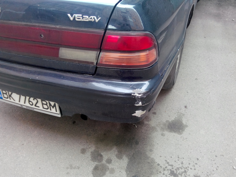 Поцарапал бампер — Nissan Maxima IV (A32), 3 л, 1995 года | ДТП | DRIVE2