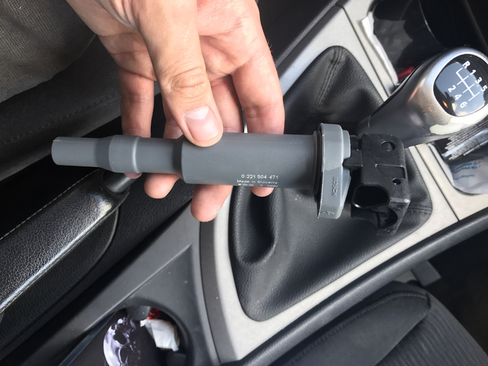 Запчасти на фото: 0221504474. Фото в бортжурнале BMW 1 series (E81/E87)