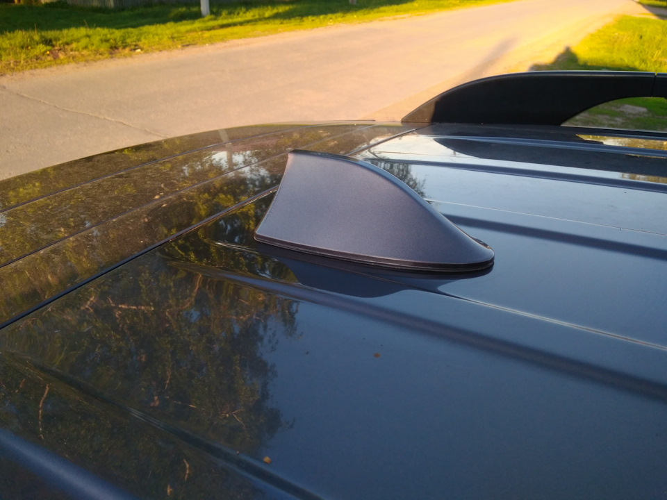 Плавник вместо антенны — Mitsubishi Outlander XL, 2 л, 2010 года ...