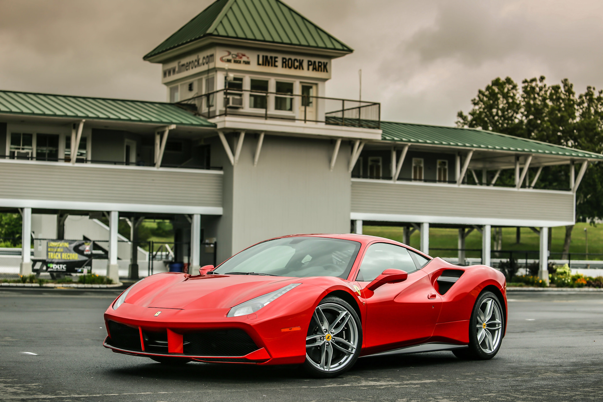 Ferrari 488 GTB 2015 суперкар