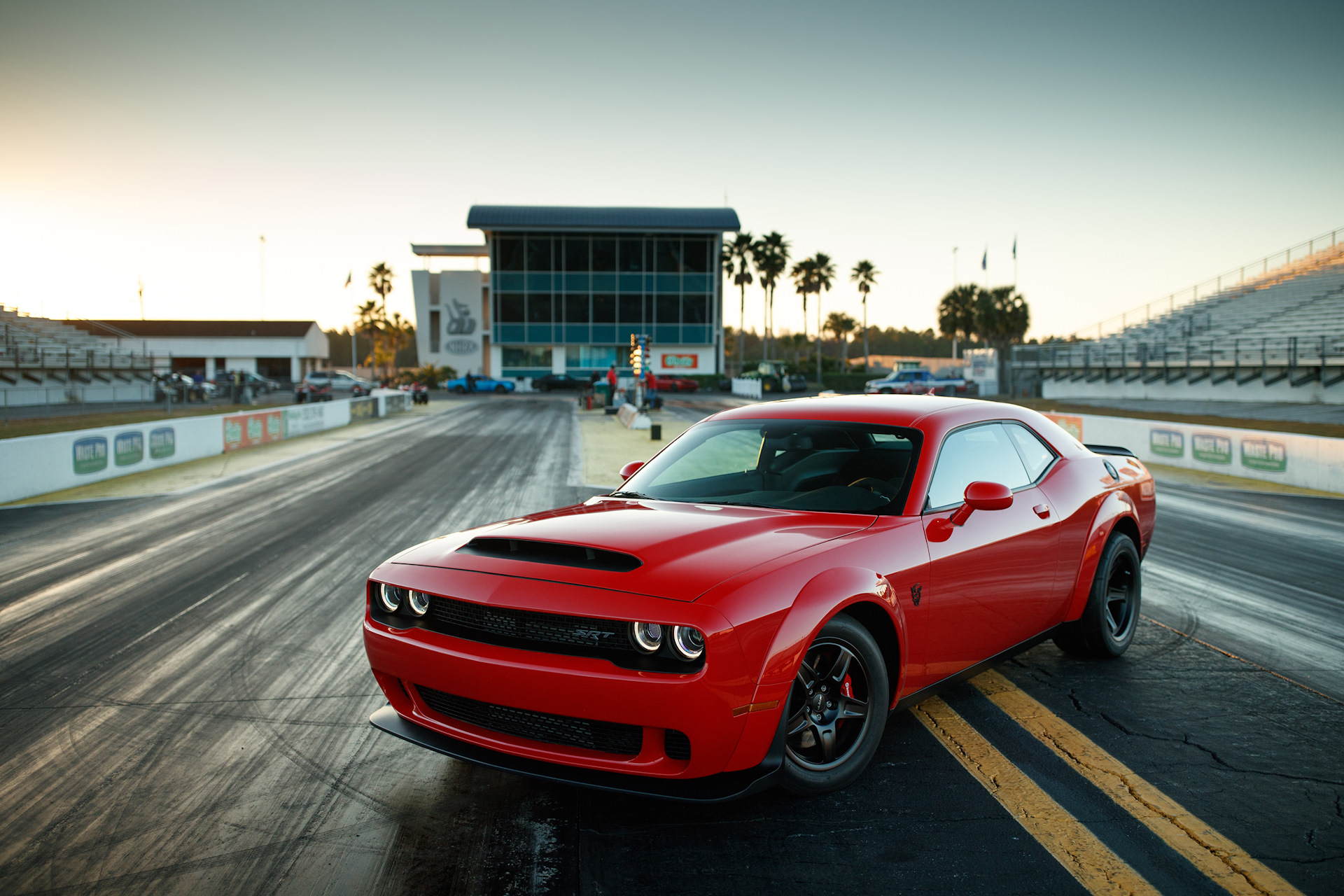 Фотографии dodge challenger