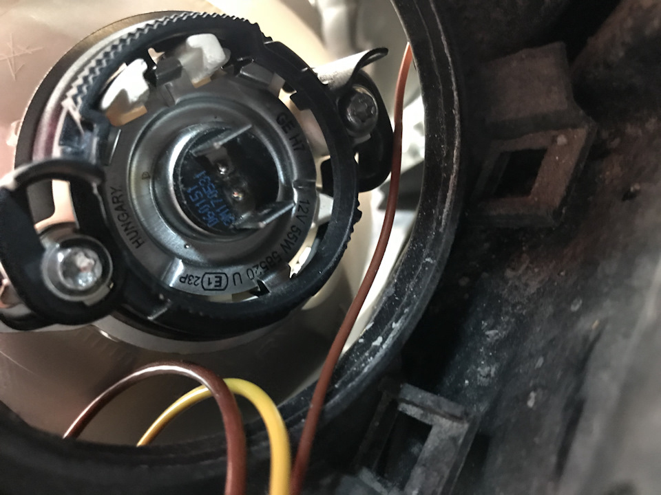 Замена h7 подскажите как менять лампу — Mercedes-Benz A-Class (W169), 1 ...