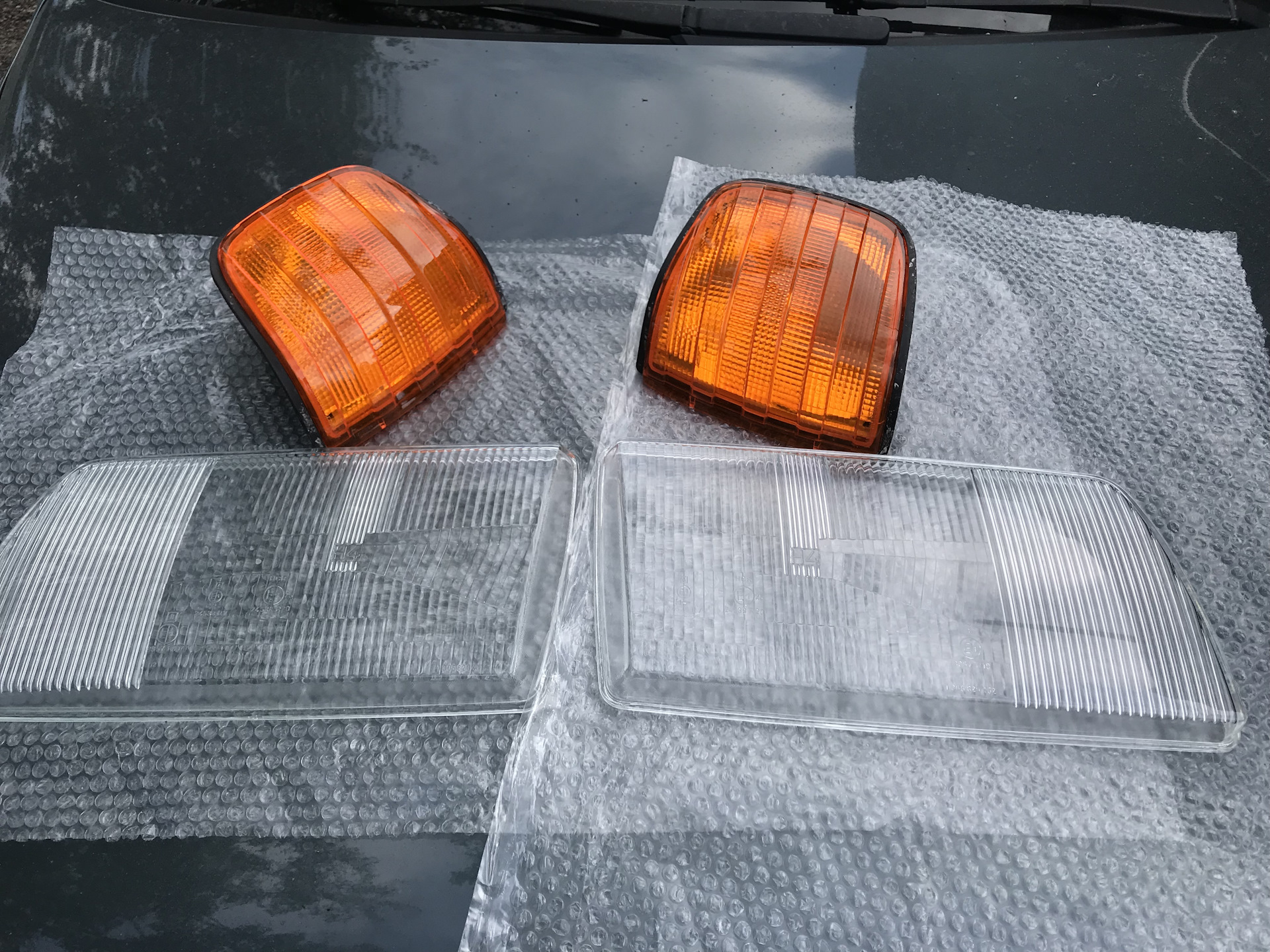 Какого цвета поворотники. Поворотники передние креста 90. Вольво 244 фары повороты американский. Вольво 244 фары повороты американский. Поворотники w126 sec.