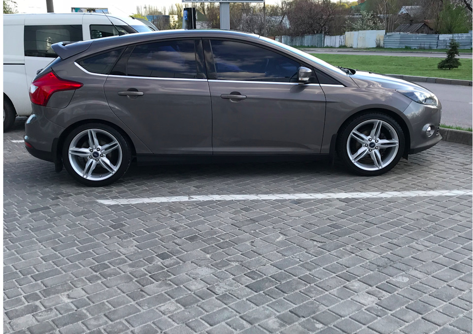 Радиус форд фокус. 6. Форд фокус 3 разболтовка колес r16. Ford focus 2 хэтчбек r18. Радиус форд фокус.