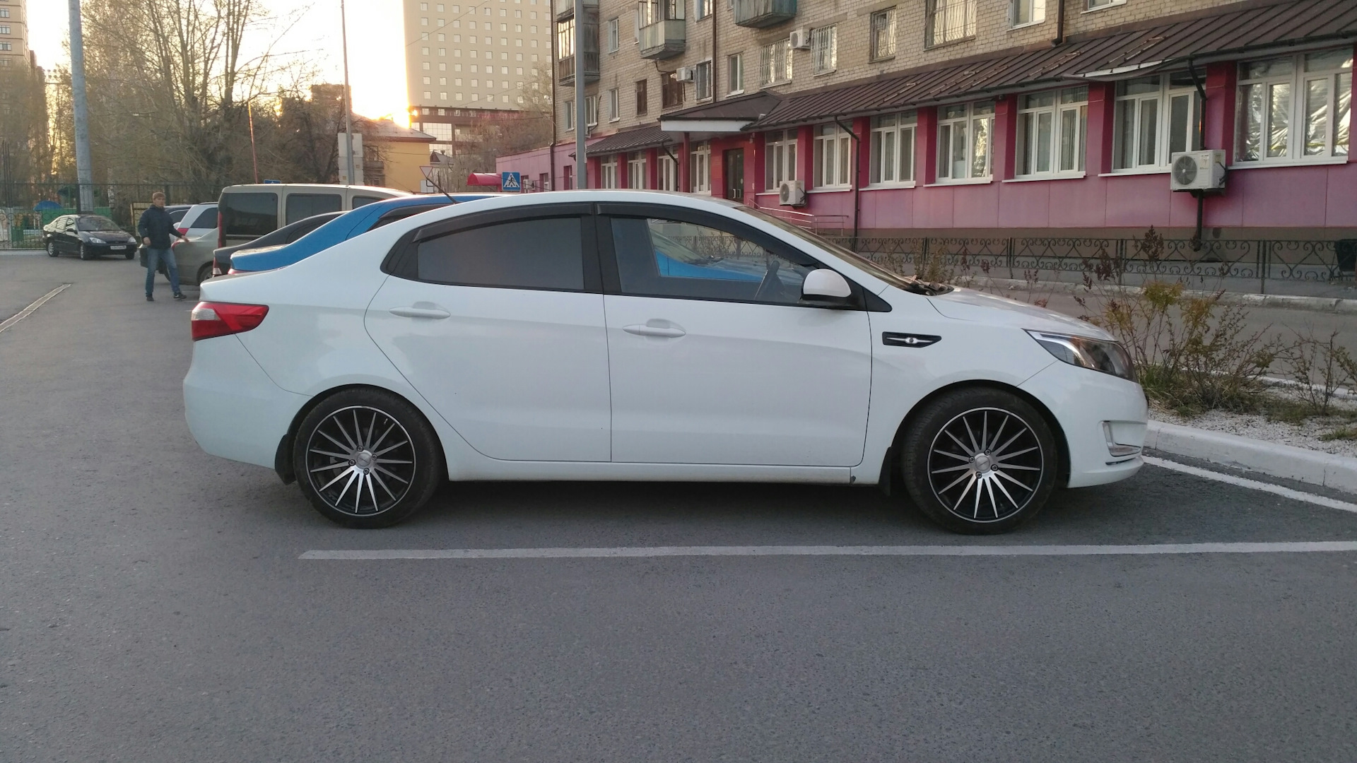 Kia Rio r17 занижение