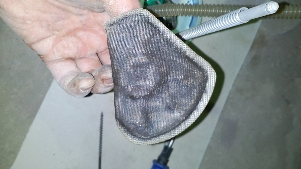 Снятие бака, извлечение топливного насоса — ГАЗ Газель, 2,4 л, 2007 ...